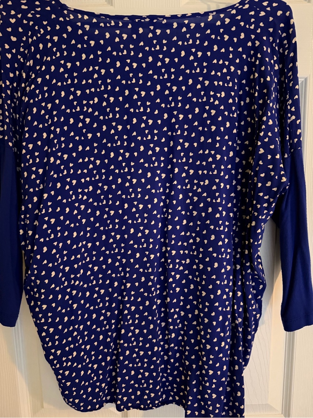 Women’s Blue Heart Print V-Neck Top - Picture 4 of 4